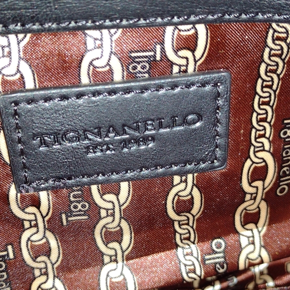 TIGNANELLO Black Genuine Leather Crossbody Bag w/RFID safe Credit Card holder - Picture 10 of 11